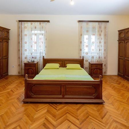 Vila Boljevic Podgorica Luaran gambar