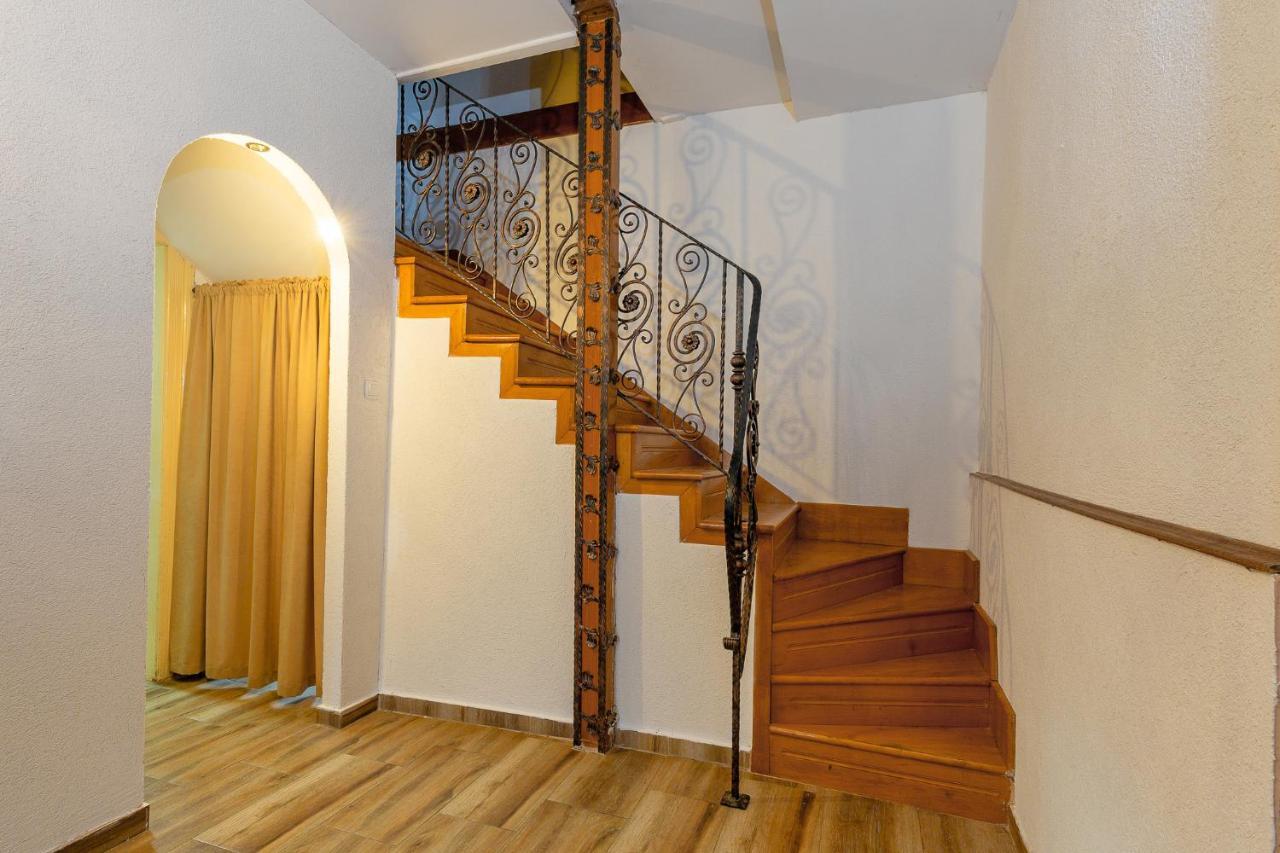 Vila Boljevic Podgorica Luaran gambar